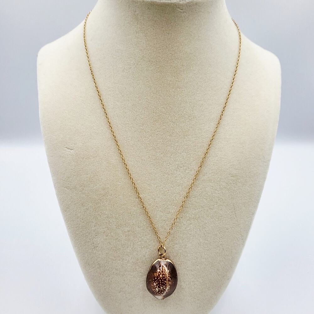 NWT Cowrie Sea Snail Shell Gold Chain Pendant Necklace Smooth Brown & White